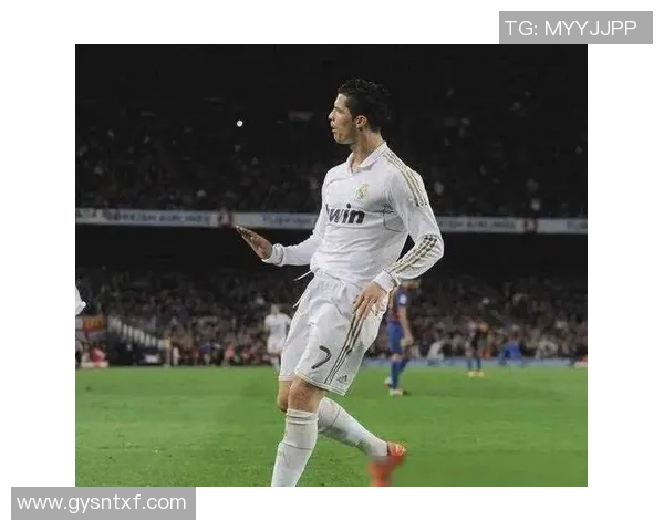 左脚神技足球明星的独特魅力与精彩瞬间揭秘 左脚神技足球明星的独特魅力与精彩瞬间揭秘