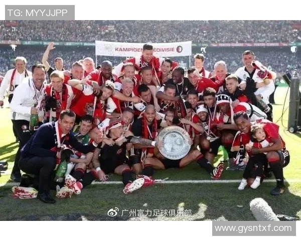 广州足球队逆袭之路:从低谷到巅峰的杯赛传奇与奋斗故事 广州足球队逆袭之路:从低谷到巅峰的杯赛传奇与奋斗故事