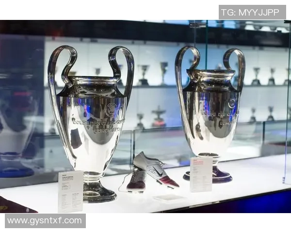 足球明星限量版礼盒珍藏版尽享球场魅力与激情体验 足球明星限量版礼盒珍藏版尽享球场魅力与激情体验