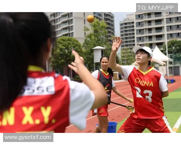 重庆网球队技术争议引发广泛讨论网球爱好者热议战术与训练方式