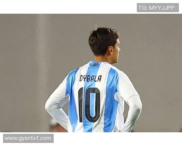 不出界的足球明星如何在绿茵场上书写传奇人生与荣耀篇章 不出界的足球明星如何在绿茵场上书写传奇人生与荣耀篇章