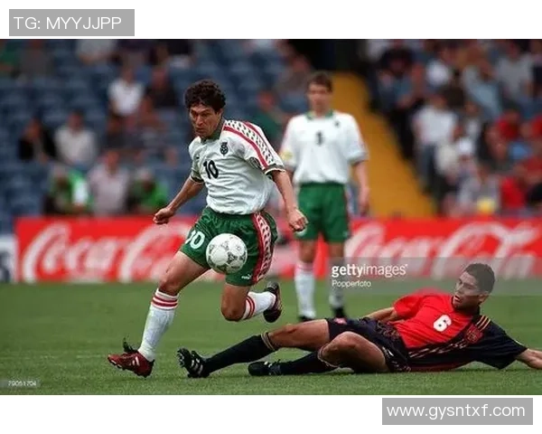 足球明星收入高的背后原因与社会价值的深度剖析 足球明星收入高的背后原因与社会价值的深度剖析